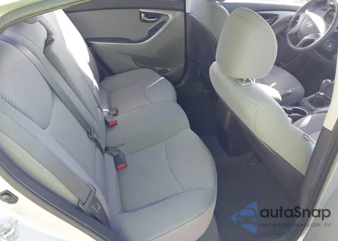 2016 Hyundai Elantra Se z USA, uszkodzony, nr VIN 5NPDH4AE9GH748402